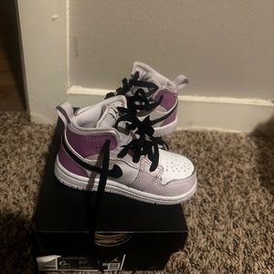 2022 Air Jordan 1 Mid TD 'Barely Grape'